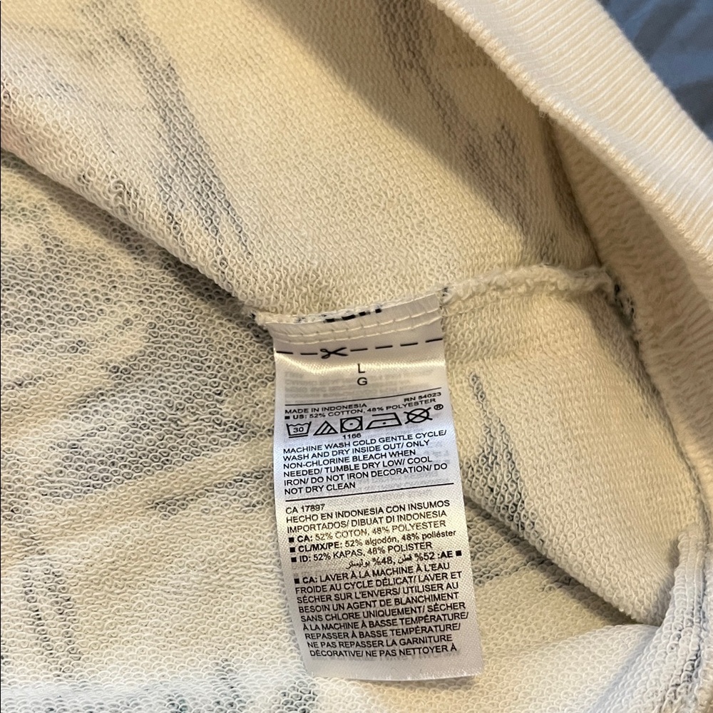 Old Navy Tropical Print Crewneck - Picture 4 of 5